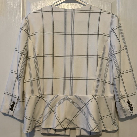WHITE PLAID SKIRT SUIT SET - Picture 6 of 12